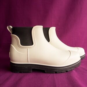UGG Waterproof Chelsea Rain Boots Cream Ankle Boots Women 10